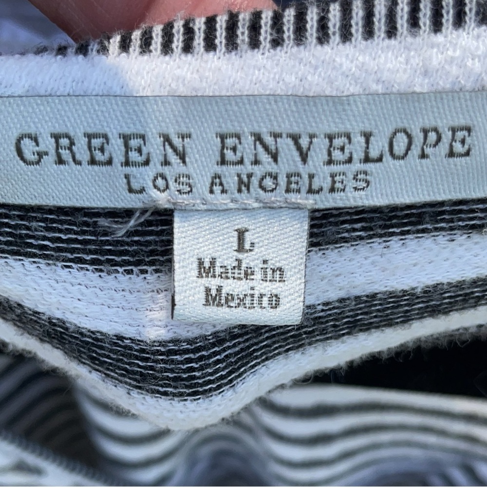 GREEN ENVELOPE TOP - Picture 2 of 2